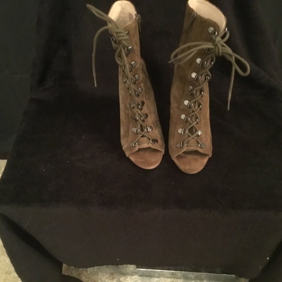 Steve Madden suede Peep toe olive green bootie 8.5 - Picture 8 of 13